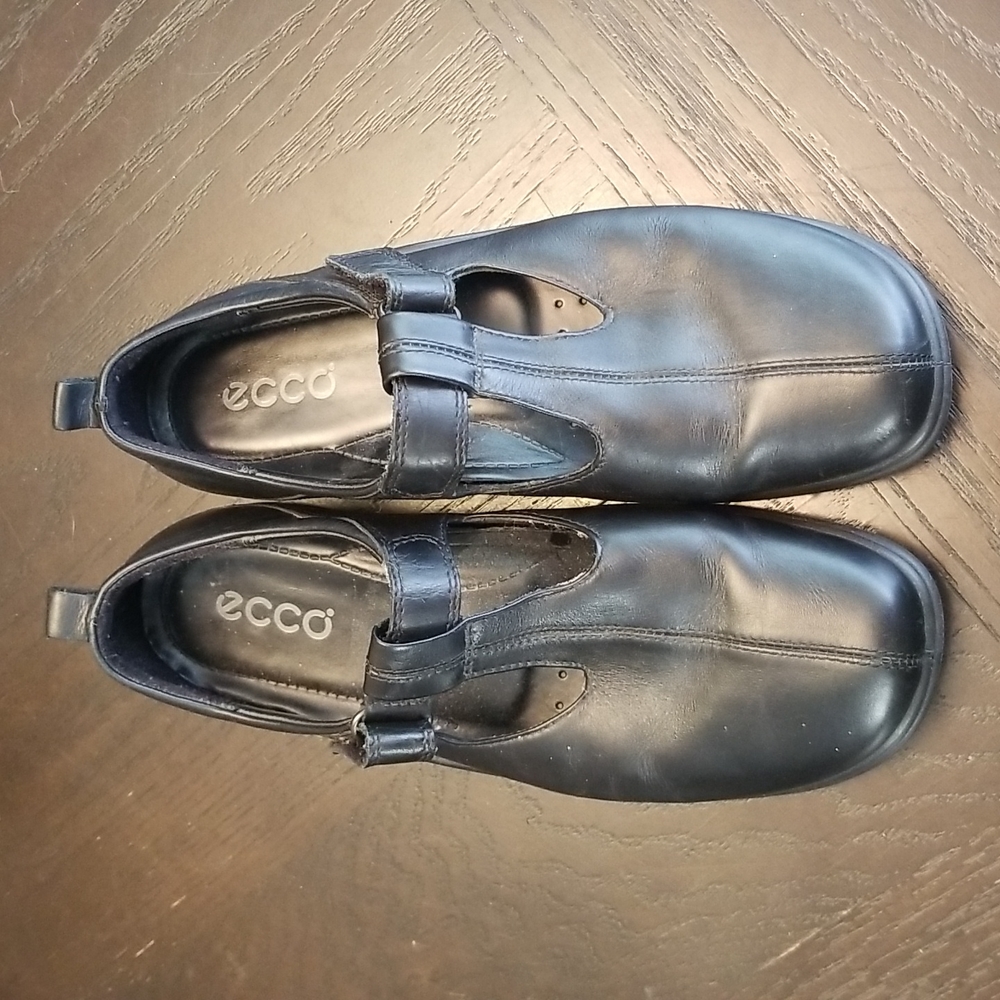 Ecco black Mary Jane's size 38